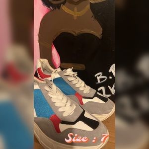 Steve Madden 💙❤️🤍🖤